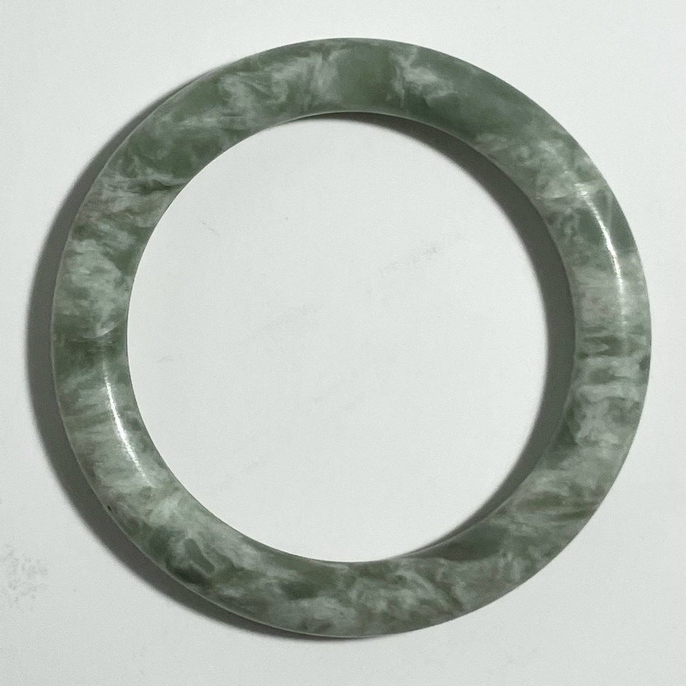 VINTAGE HARDSTONE BANGLE BRACELET / Celadon Green With White Veining / 3 Inches